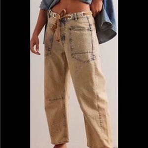 We The Free Moxie Pull On Barrel Jeans. Size 27”